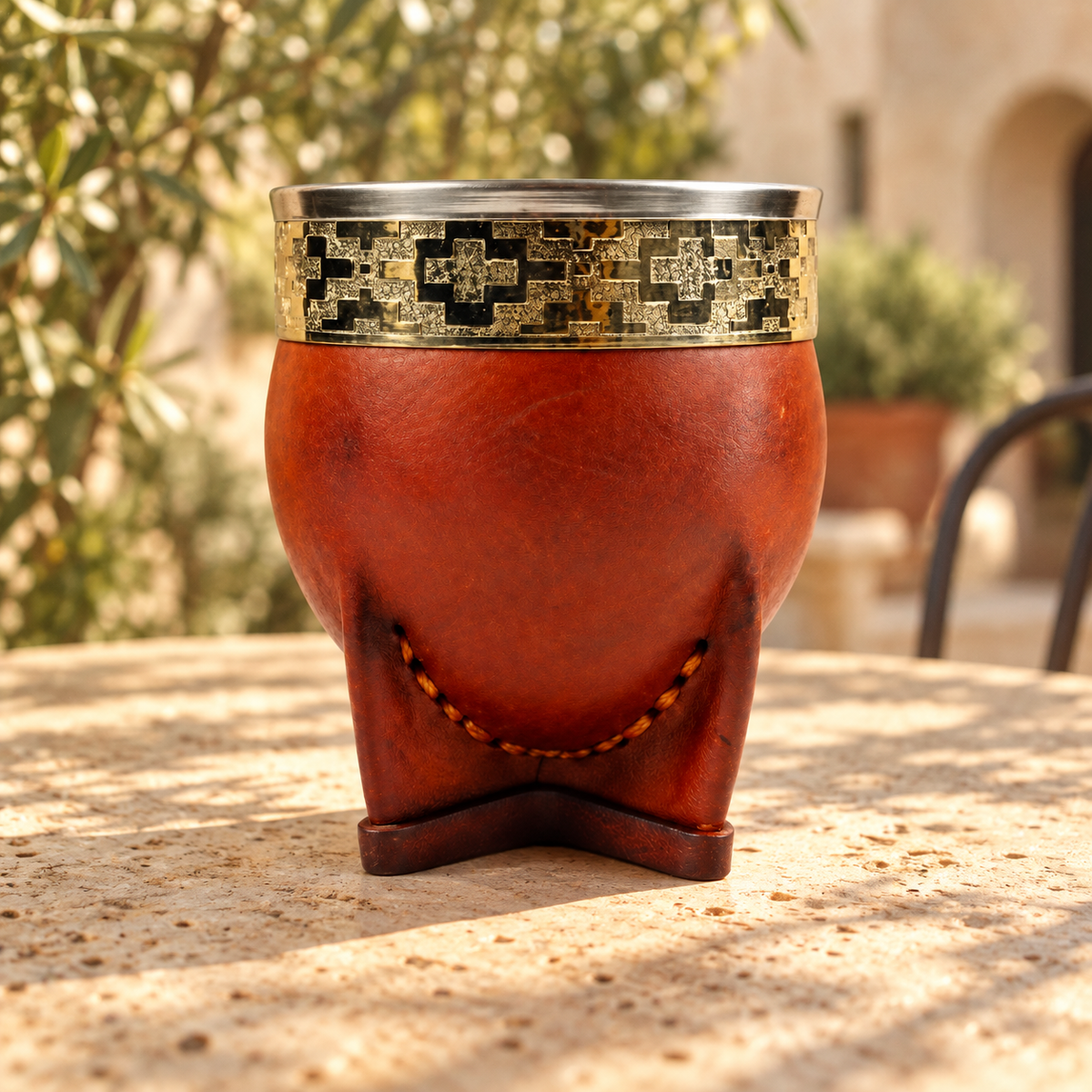 Brown Imperial Gourd Mate — warm sunlit café setting